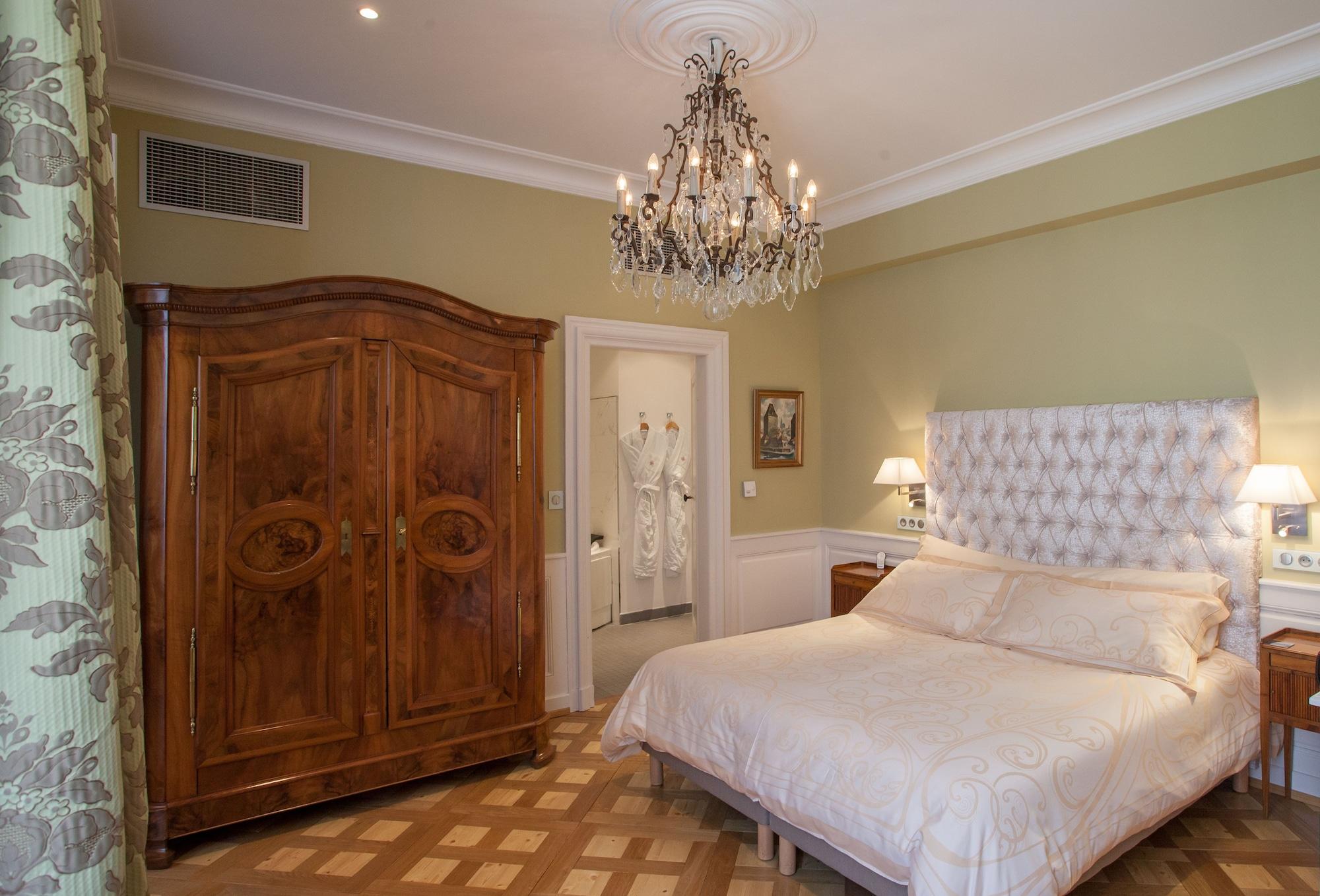 Hotel & Spa Le Bouclier D'Or Strasbourg Exterior photo
